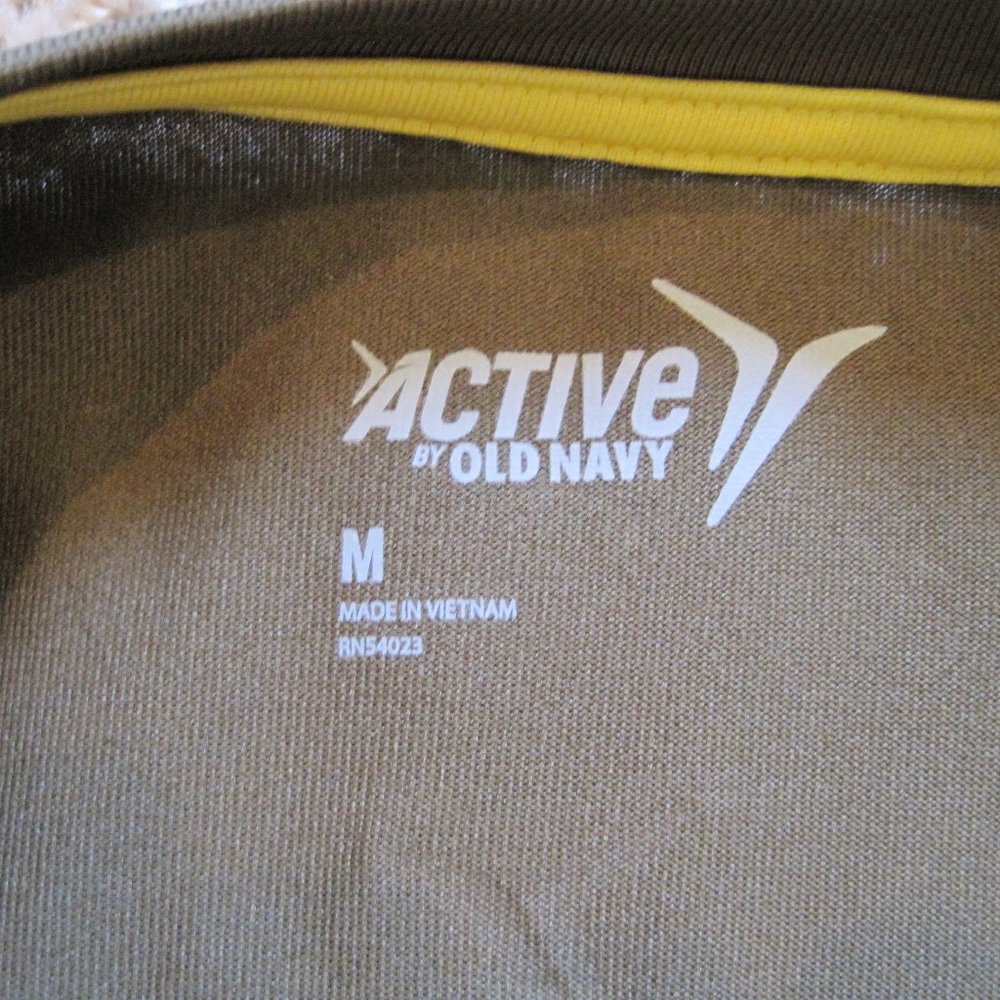 📣😳 NWOT Old Navy Active khaki green sz Medium - Picture 2 of 4